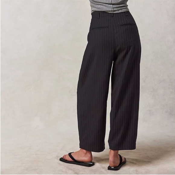 Free People 2 Pants Turning Point Pleated Barrel Trousers in mustard combo - Picture 5 of 11